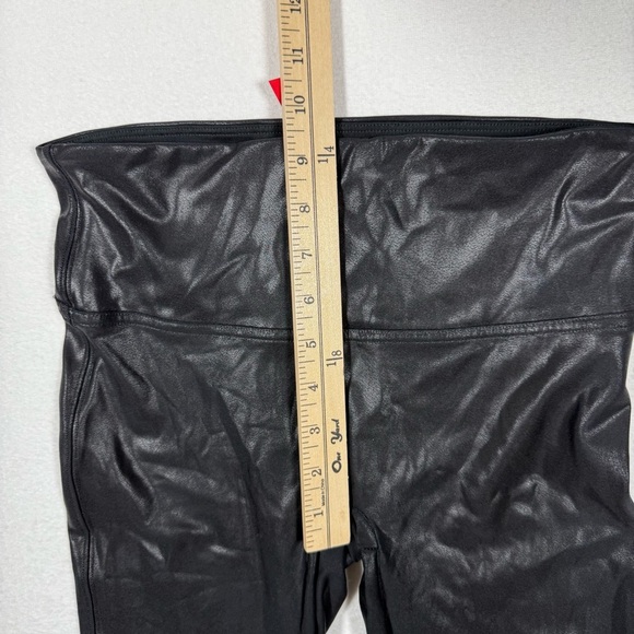 Black Spanx leggings MEDIUM faux leather - Picture 3 of 10